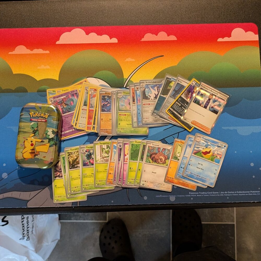 Pokemon TCG - 5 random Mini Tins w/ 300 Pokemon Cards (150 holo/150 non holo) - Picture 2 of 2